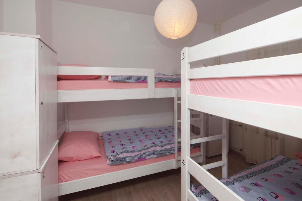 Pozitiv Hostel Zagreb Zimmer foto