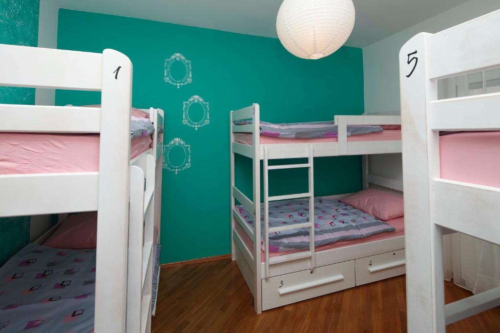 Pozitiv Hostel Zagreb Zimmer foto