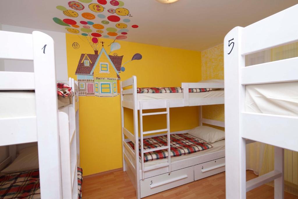 Pozitiv Hostel Zagreb Zimmer foto