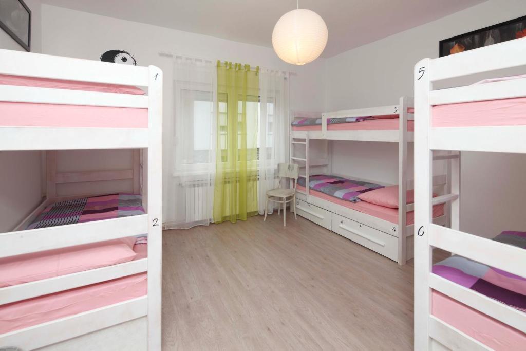Pozitiv Hostel Zagreb Zimmer foto