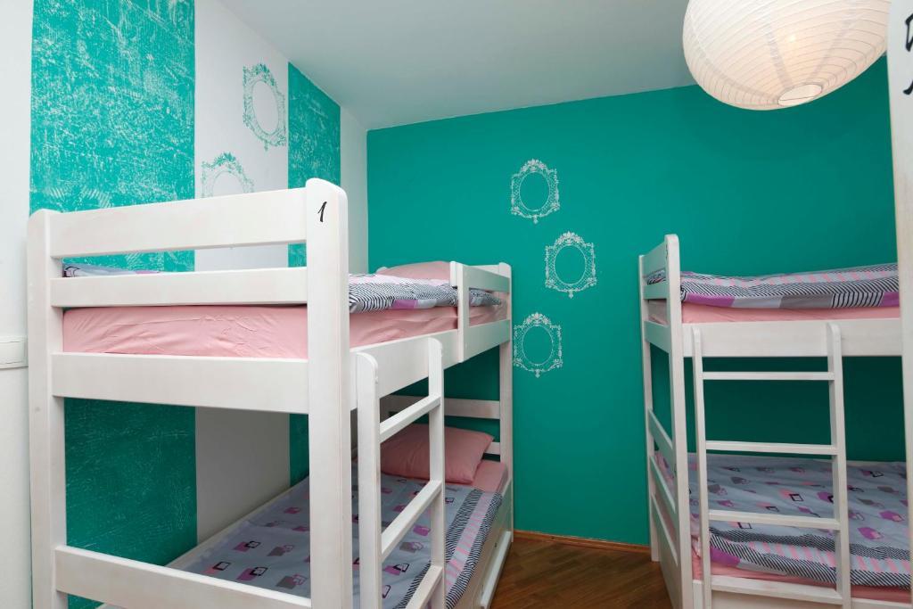 Pozitiv Hostel Zagreb Zimmer foto